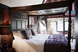 Superior Double Room | Minibar, in-room safe, desk, blackout curtains - The White Swan Hotel (Stratford-upon-Avon)