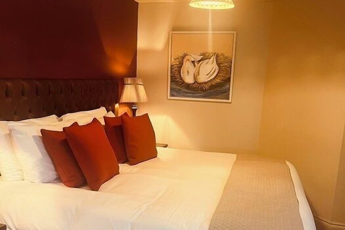 Klassieke kamer, 1 twee- of 2 eenpersoonsbedden | Een minibar, een kluis op de kamer, een bureau, verduisterende gordijnen