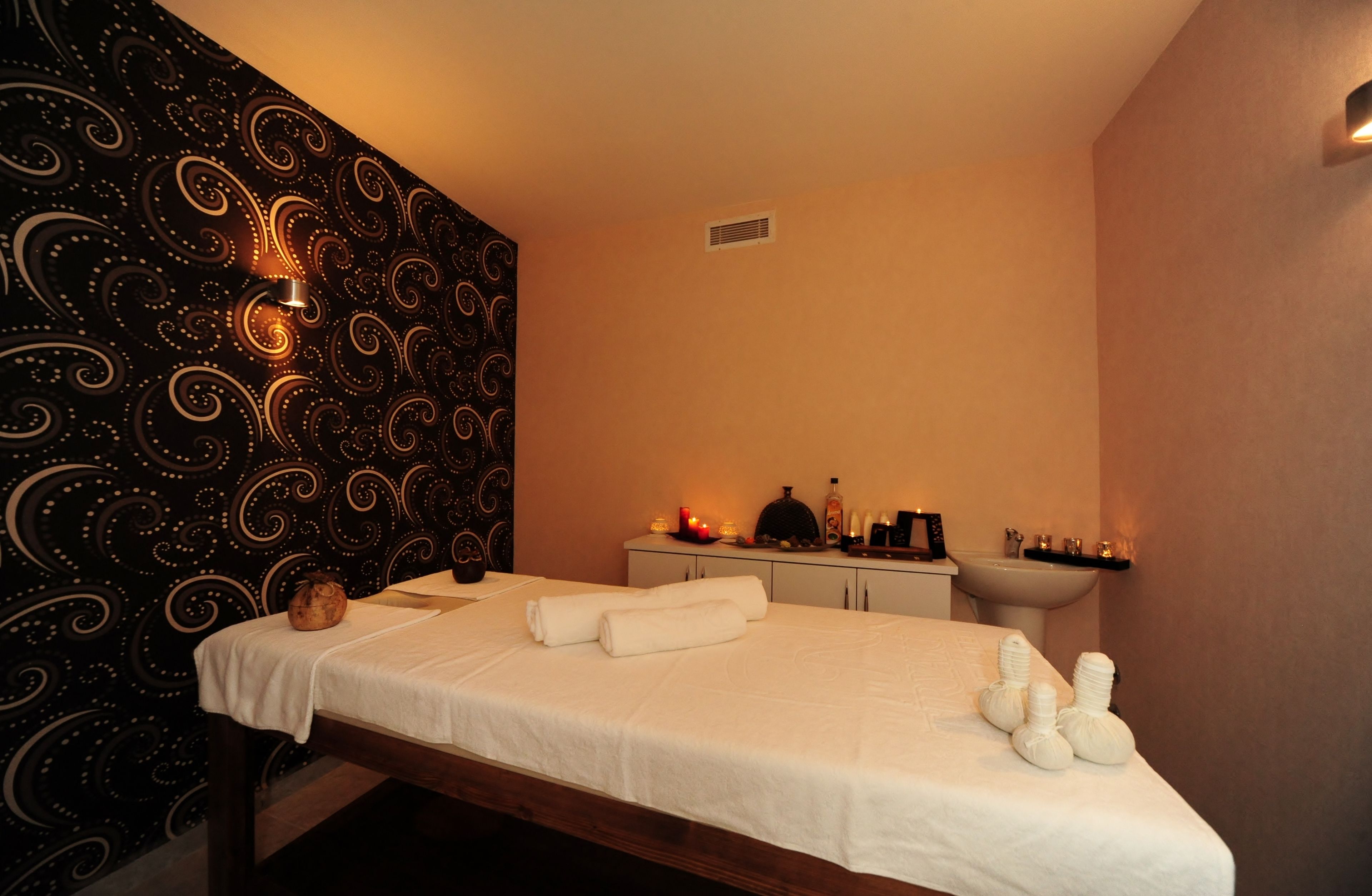 couples treatment room(s)