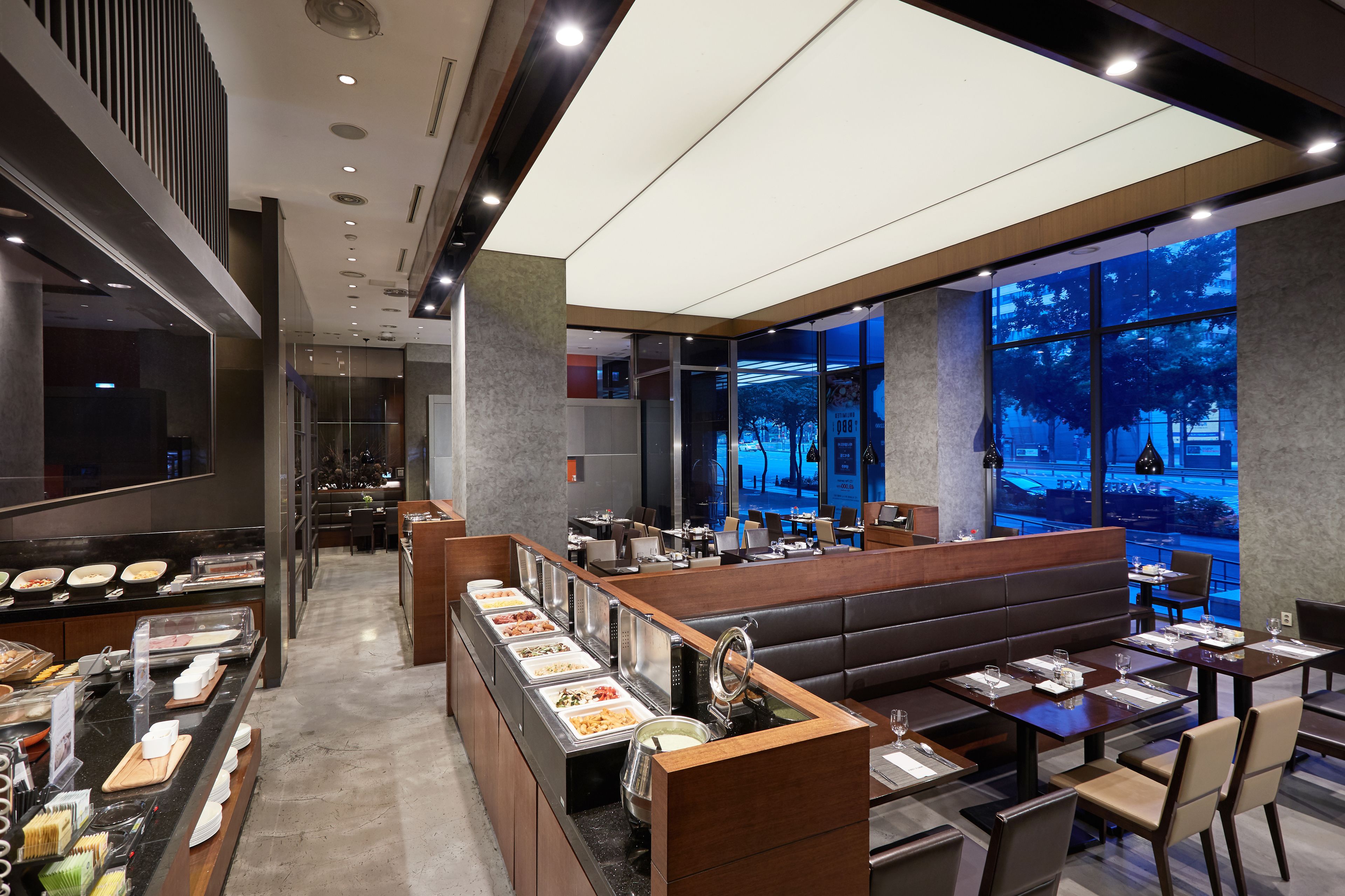 daily buffet breakfast (krw 36000 per person)