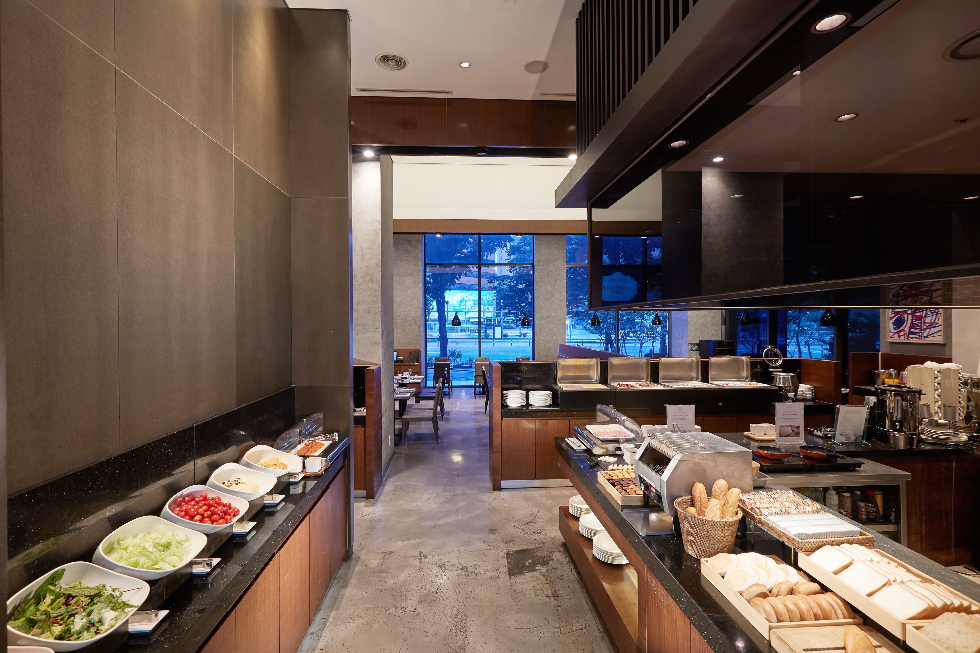 daily buffet breakfast (krw 36000 per person)