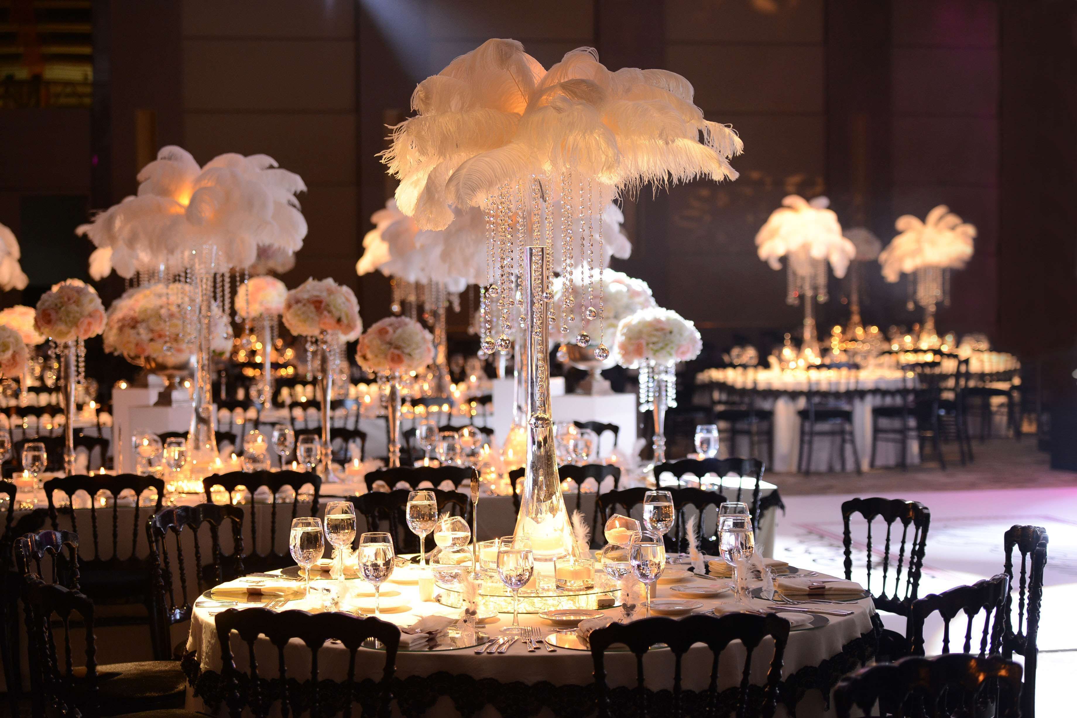 breakfast, lunch, dinner served; international cuisine