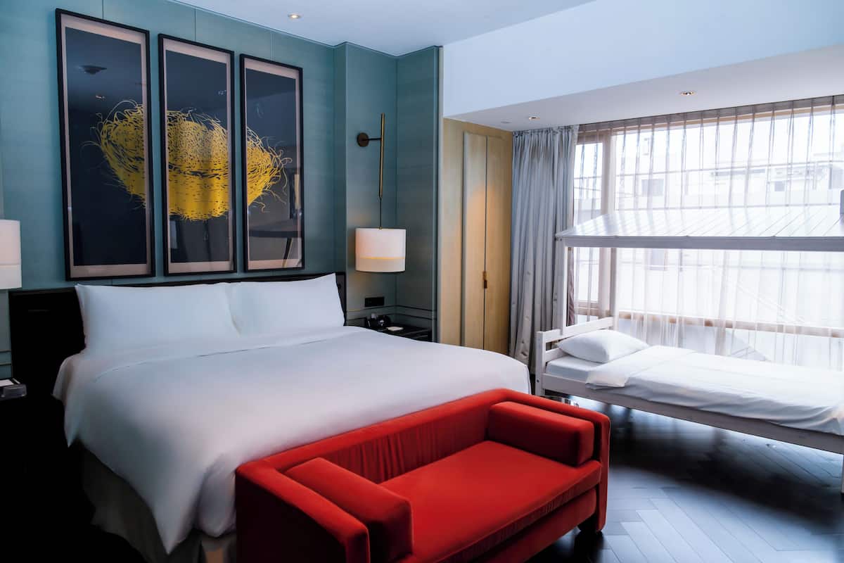 1 bedroom, premium bedding, minibar, in-room safe
