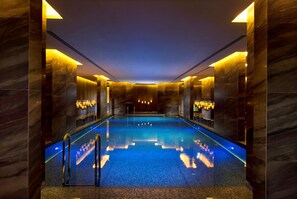 Indoor pool, pool loungers