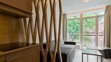 Deluxe-Apartment (morning SPA access included) | 1 Schlafzimmer, Minibar, Zimmersafe, schallisolierte Zimmer