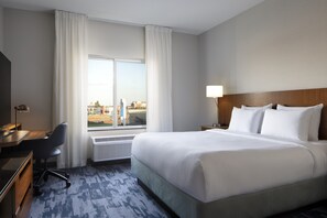 Roupas de cama premium, cofres nos quartos, escrivaninha