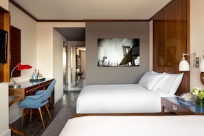 Egyptian cotton sheets, premium bedding, pillowtop beds, minibar - Hotel Hugo (New York)