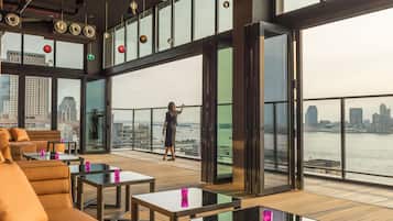 3 bars/lounges, rooftop bar, rooftop bar