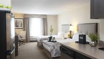 Deluxe Double Room, 2 Queen Beds, Kitchen | Premium bedding, pillow-top beds, desk, laptop workspace