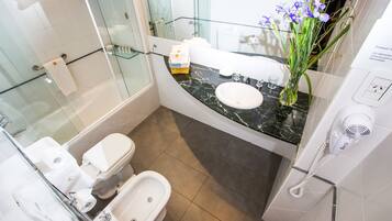 Combined shower/tub, deep soaking tub, rainfall showerhead, hair dryer