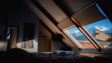 Habitación superior con 1 cama matrimonial o 2 individuales | Sábanas de algodón egipcio, ropa de cama de alta calidad y edredón