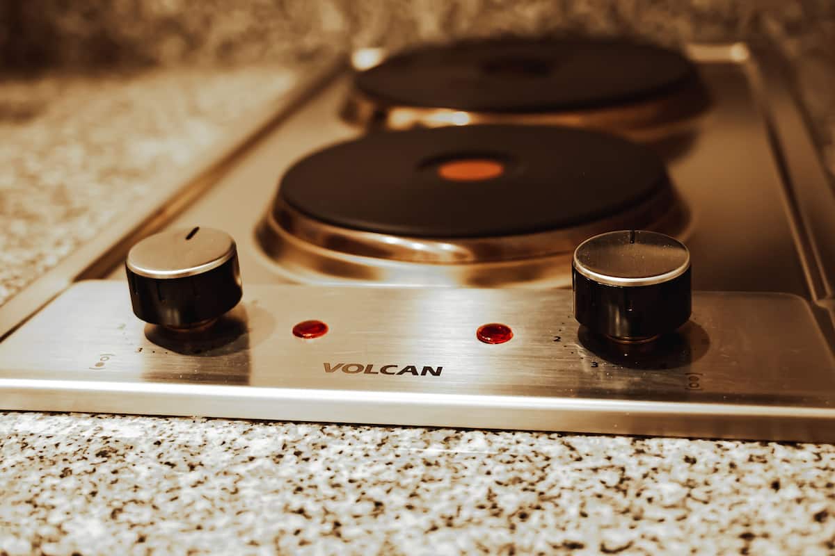 double standard with kitchenette | egyptian cotton sheets, premium bedding, down duvets, in-room safe