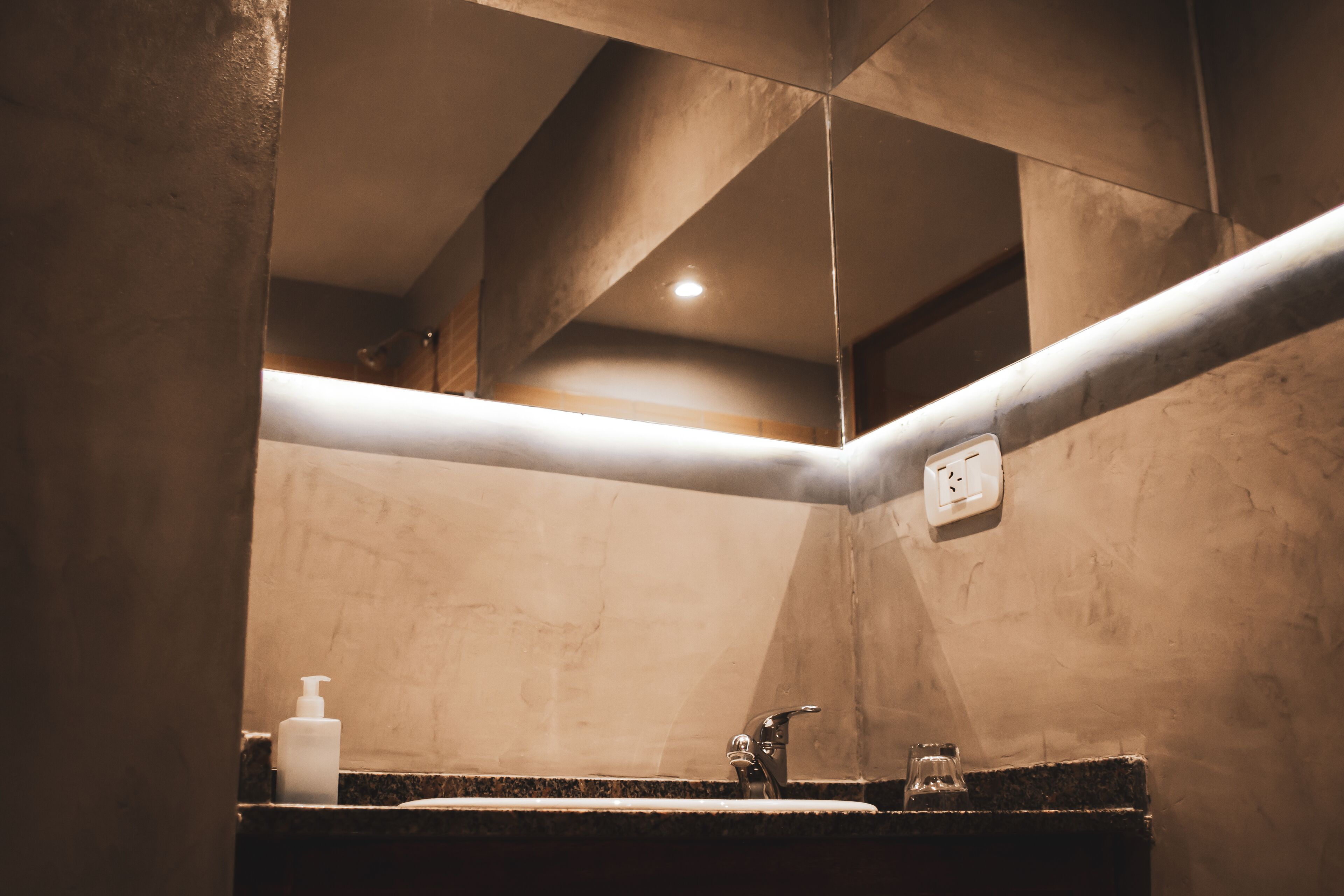 double standard with kitchenette | bathroom | combined shower/bathtub, hair dryer, bidet, towels