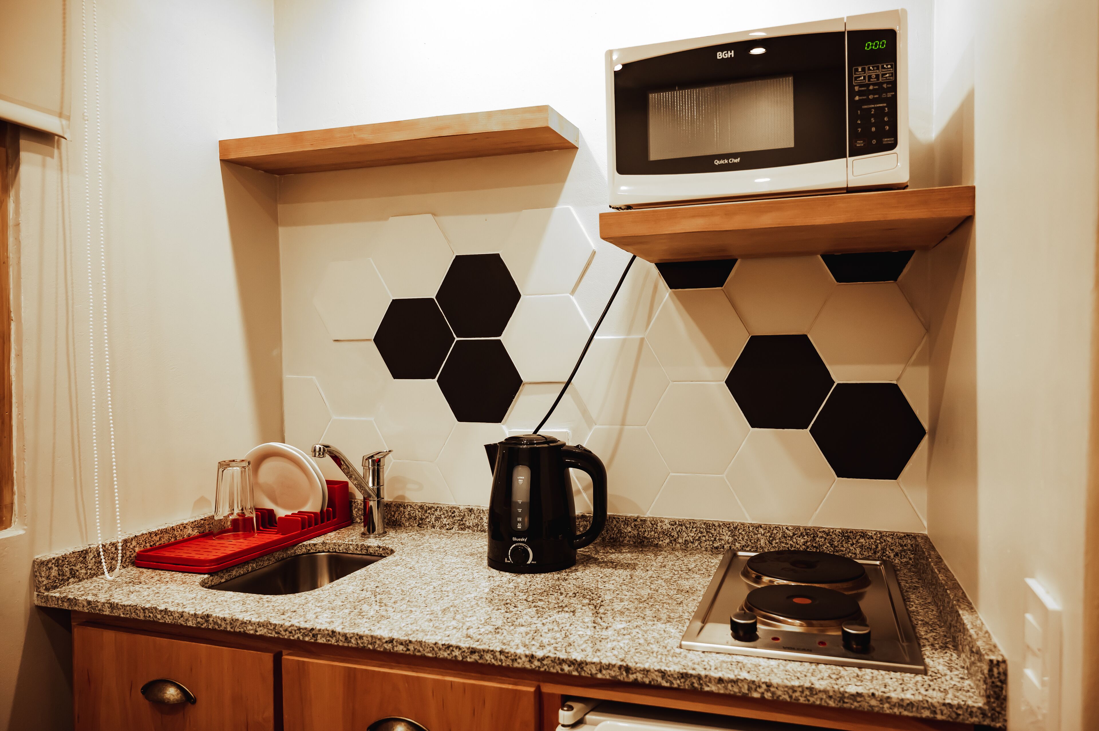 double standard with kitchenette | egyptian cotton sheets, premium bedding, down duvets, in-room safe