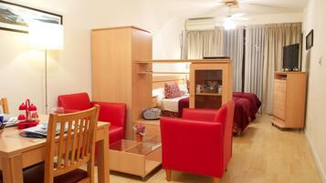 Hochwertige Bettwaren, Pillowtop-Betten, Zimmersafe