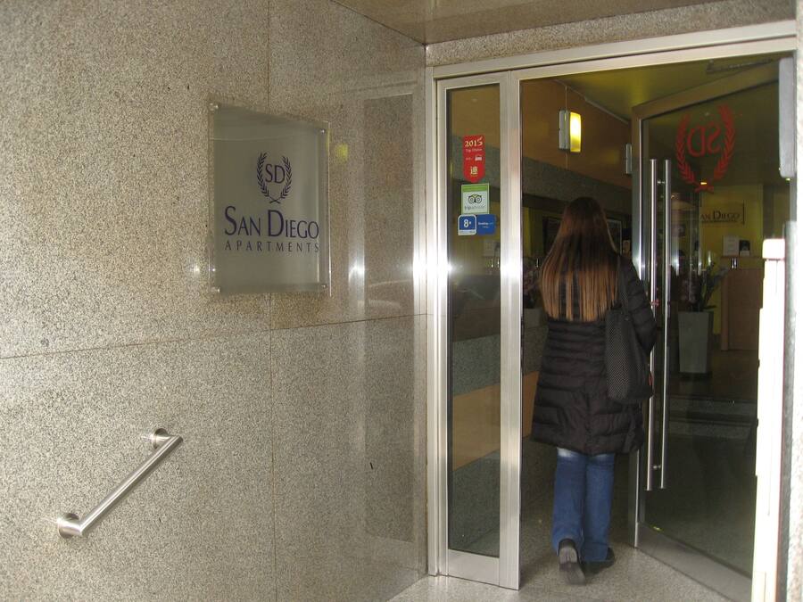 Entrada al alojamiento