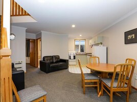 Refrigerador, microondas, placa de cocina, tetera/pava eléctrica