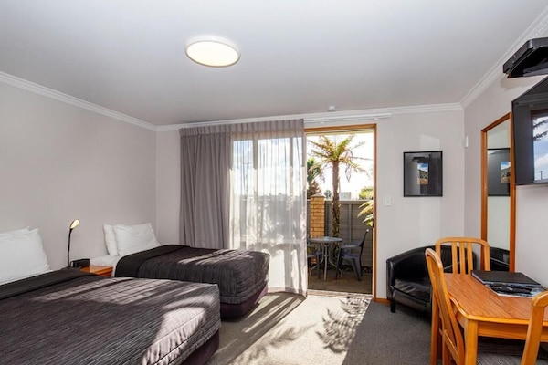 Monolocale, letti multipli | Biancheria da letto di alta qualità, tende oscuranti