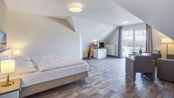 Allergikerbettwaren, Pillowtop-Betten, Zimmersafe, Verdunkelungsvorhänge