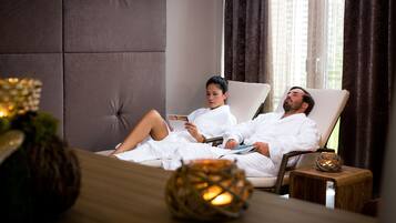 Un sauna, baño turco, tratamientos corporales, aromaterapia