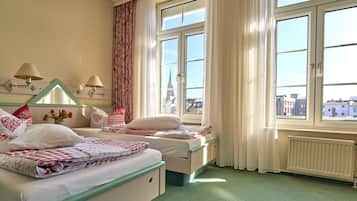 Hochwertige Bettwaren, Pillowtop-Betten, Minibar, Schreibtisch