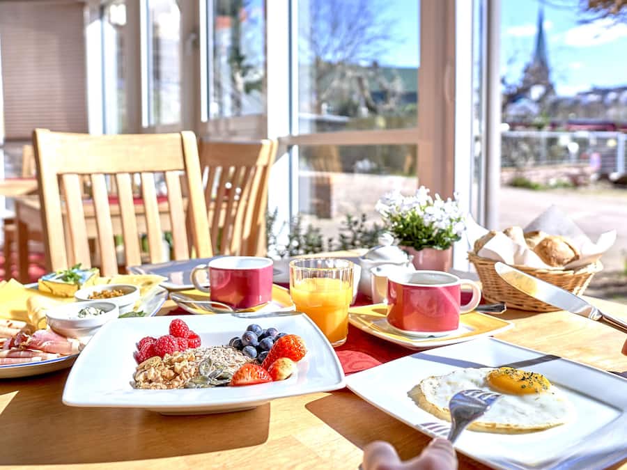Frukostbuffé varje dag (EUR 28 per person)