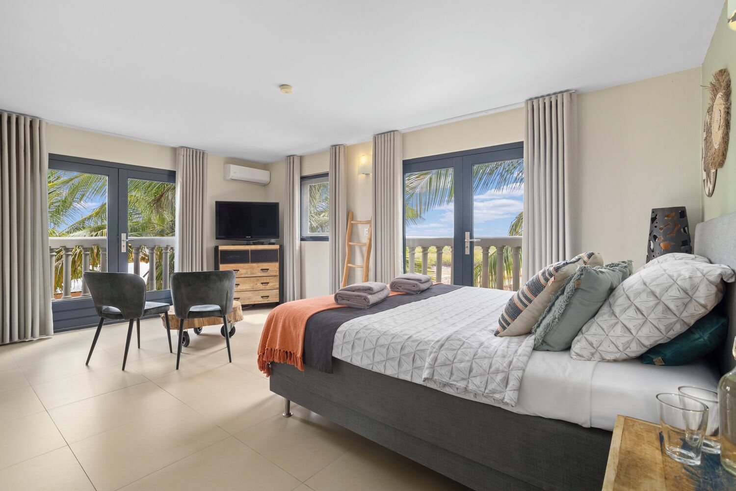 1 bedroom, in-room safe, individually decorated, individually furnished