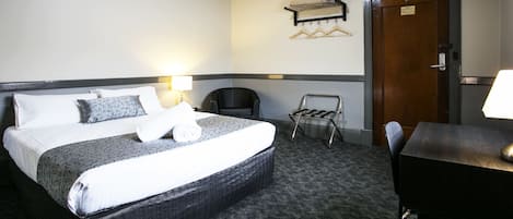 Iron/ironing board, free WiFi, bed sheets