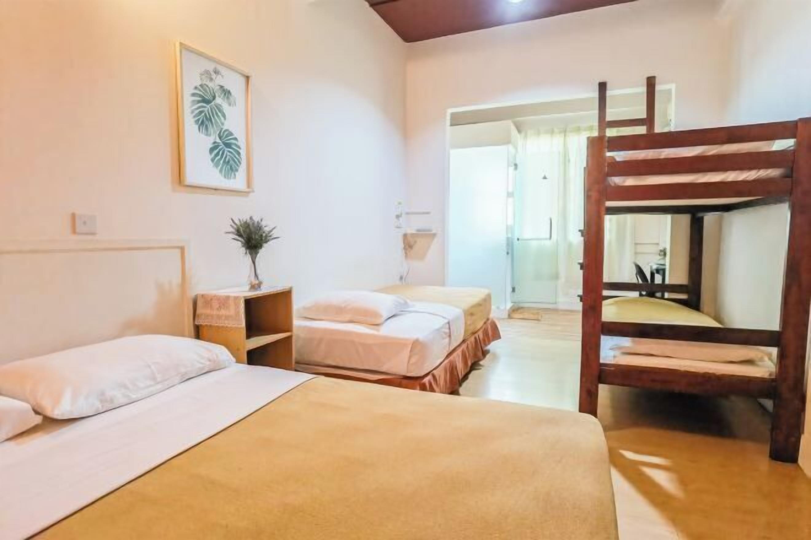 Egyptian cotton sheets, premium bedding, pillow-top beds, desk