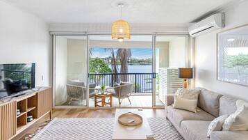 3 bedrooms, individually decorated, individually furnished