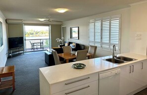 Apartment, 2 Bedrooms (River View) | Living area