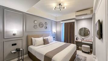 Deluxe Double or Twin Room | Premium bedding, in-room safe, desk, soundproofing