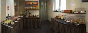 Daily buffet breakfast for a fee - Bürgerhofhotel Köln (Cologne)