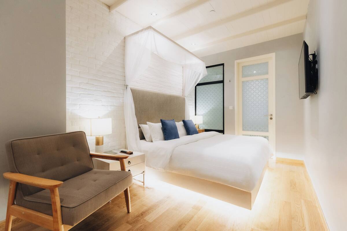 Kamar Deluks, 1 Tempat Tidur King | 1 kamar tidur, selimut bulu angsa, minibar gratis, dan brankas