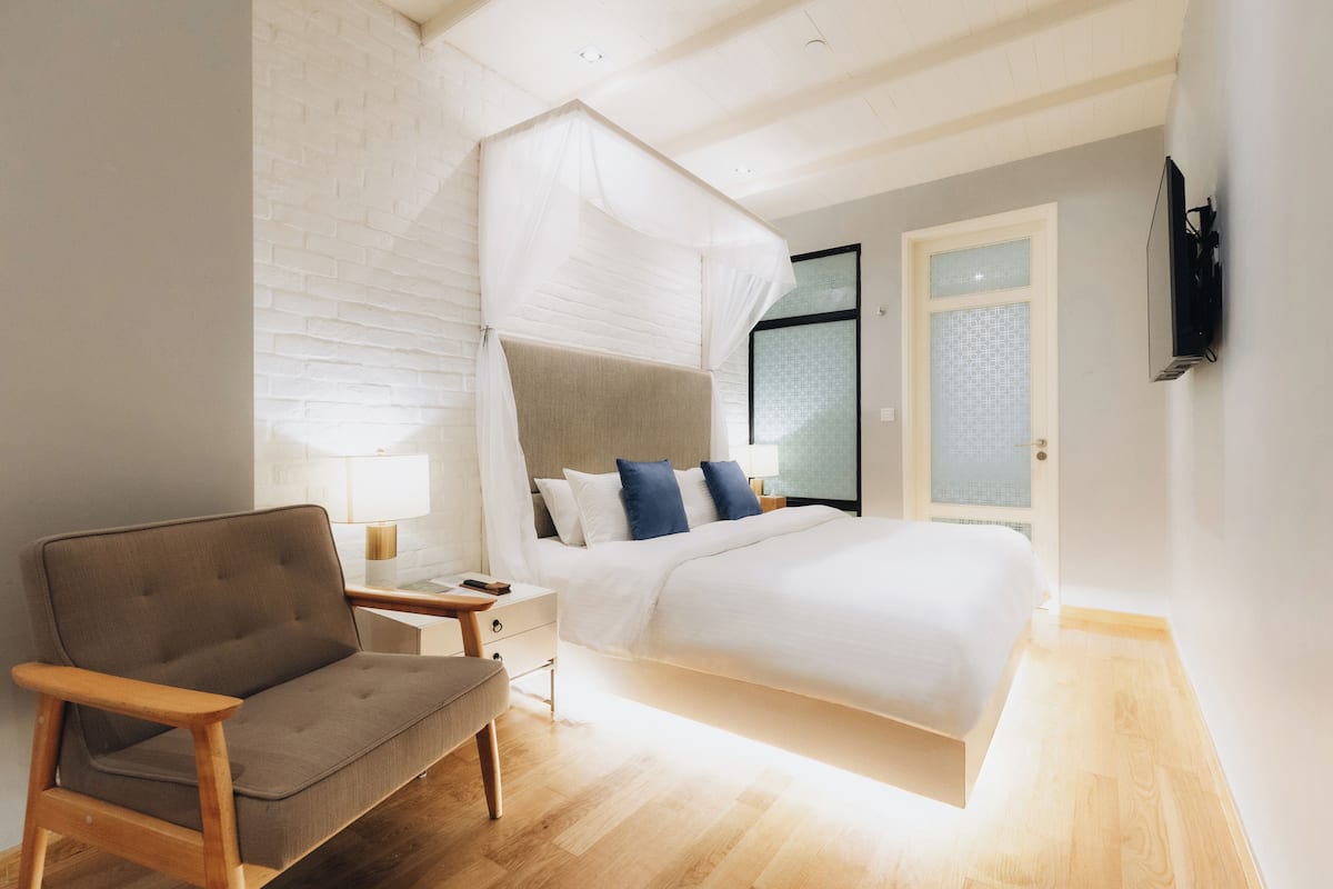 1 habitación, edredón y artículos del minibar gratis