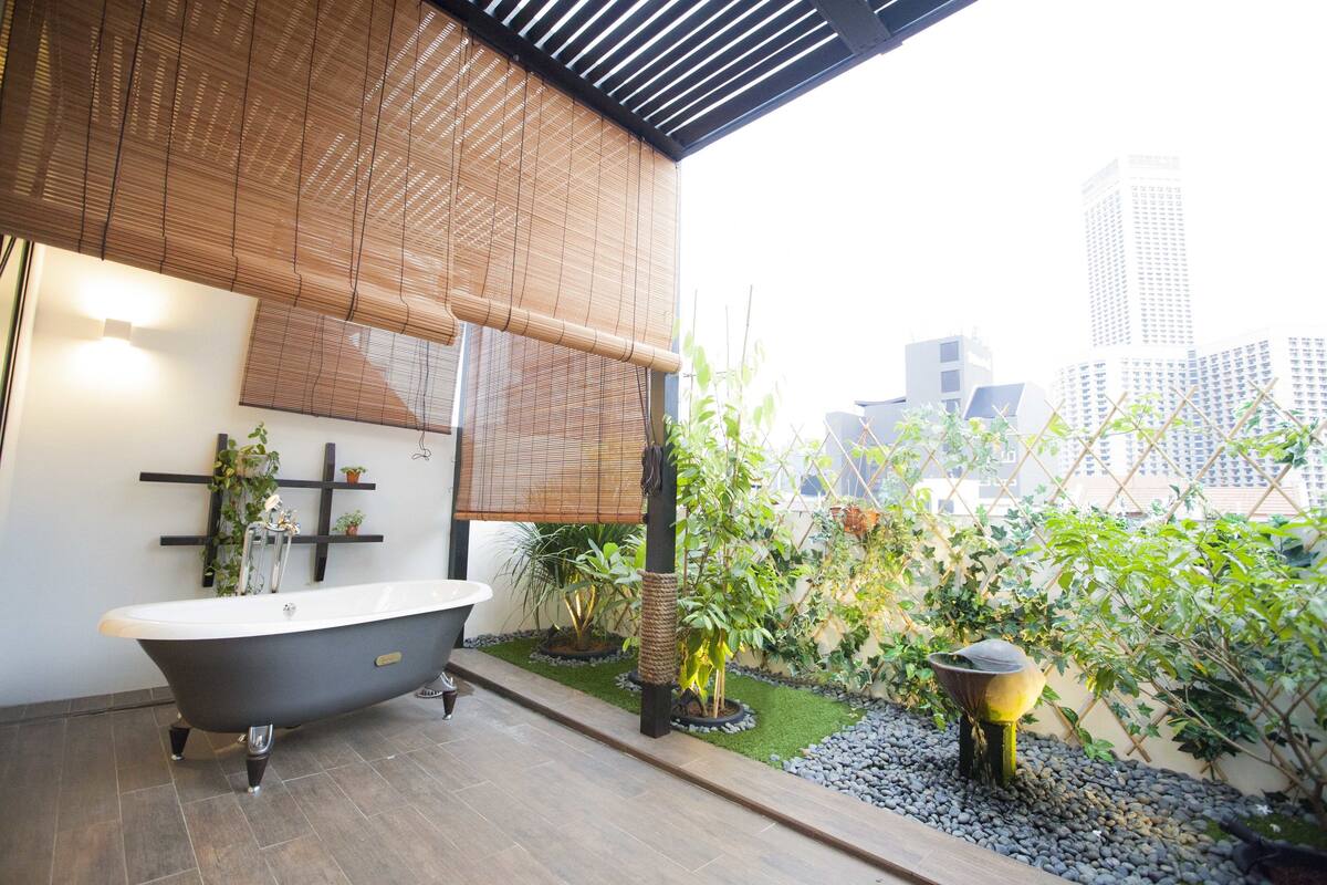 Suite (Artist) | Balkon