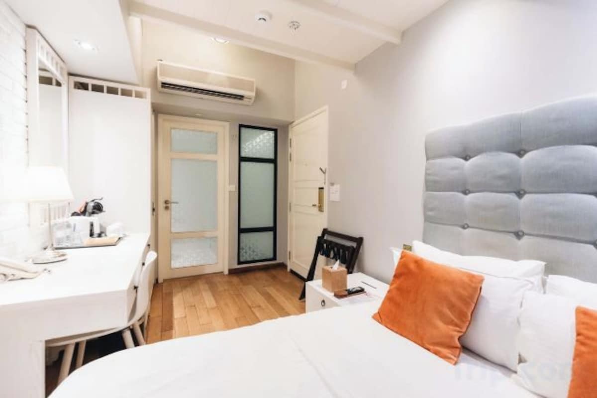 1 dormitorio, edredones de plumas, minibar con artículos gratuitos