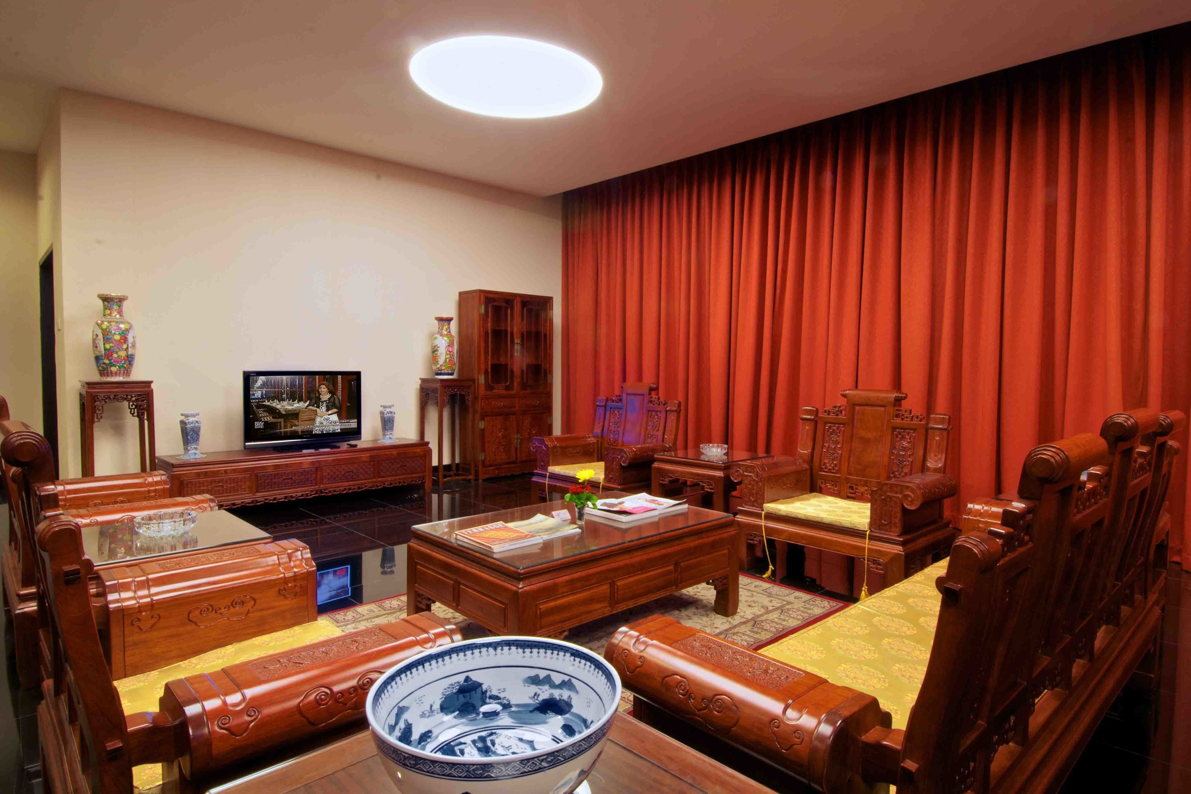 Photo - Merlynn Park Hotel