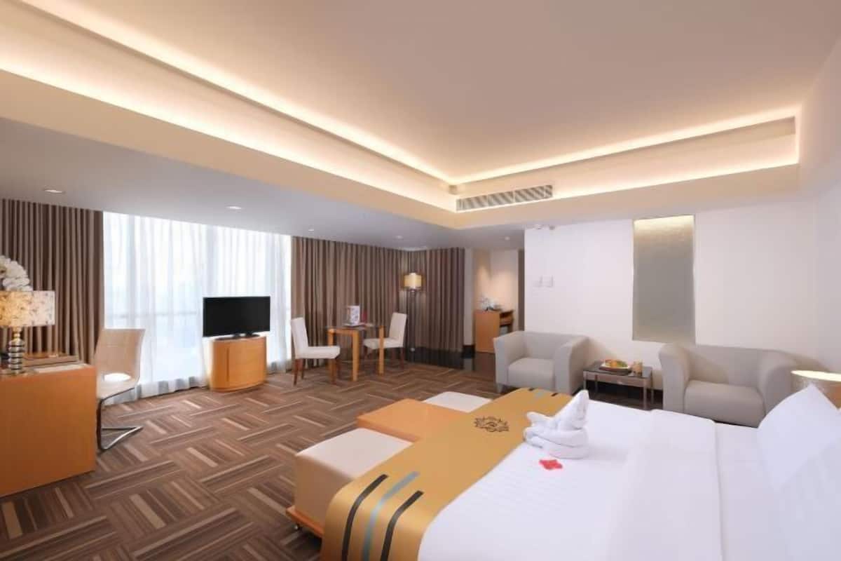 1 bedroom, minibar, in-room safe, desk