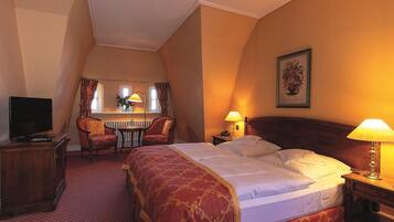 Superior Double Room | Minibar, in-room safe, desk, free WiFi
