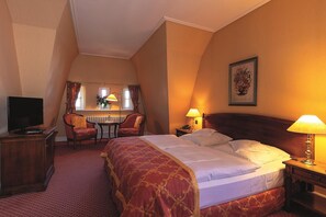 Superior Double Room | Minibar, in-room safe, desk, free WiFi