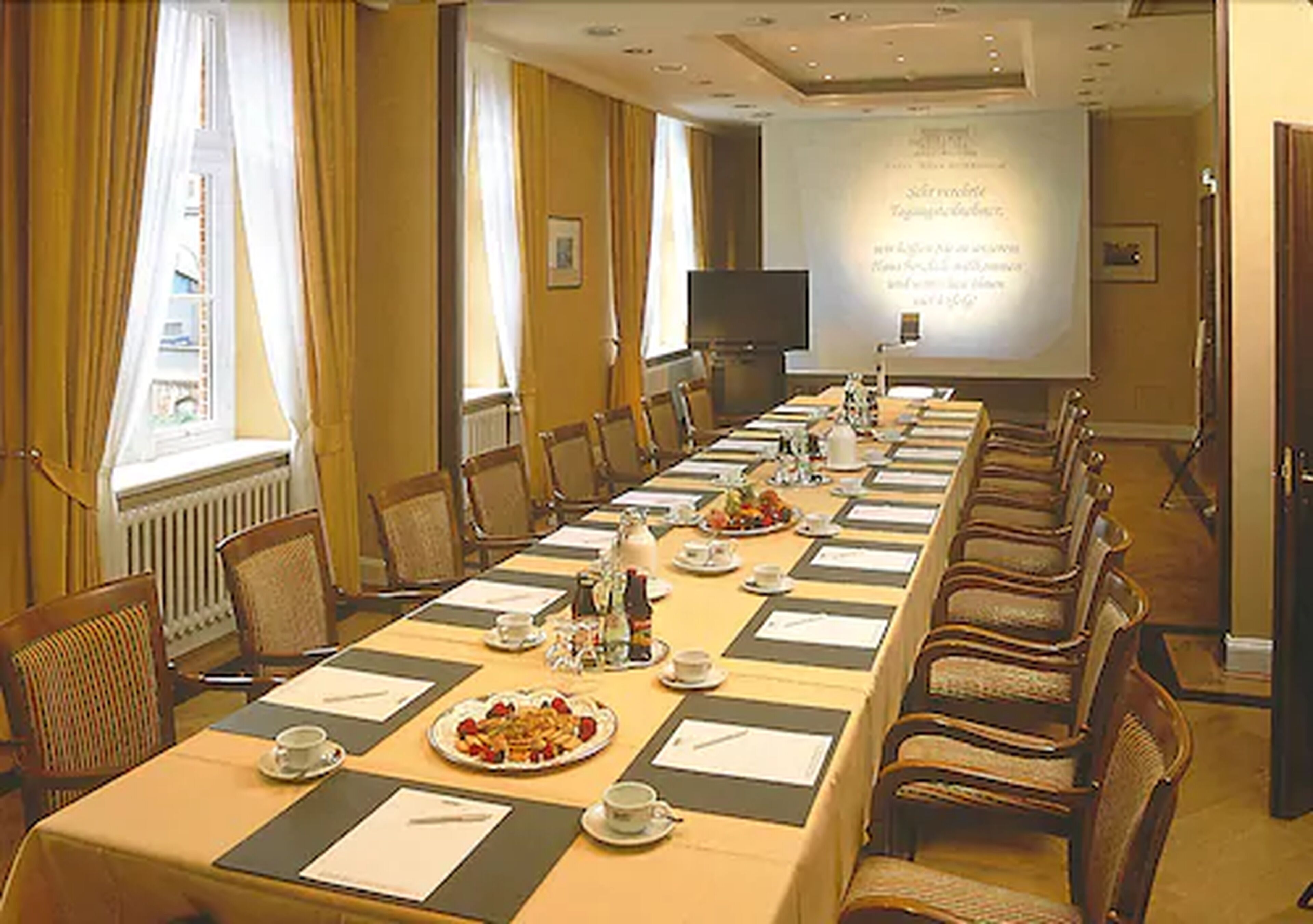 2 restaurants, breakfast, lunch, dinner served; local cuisine