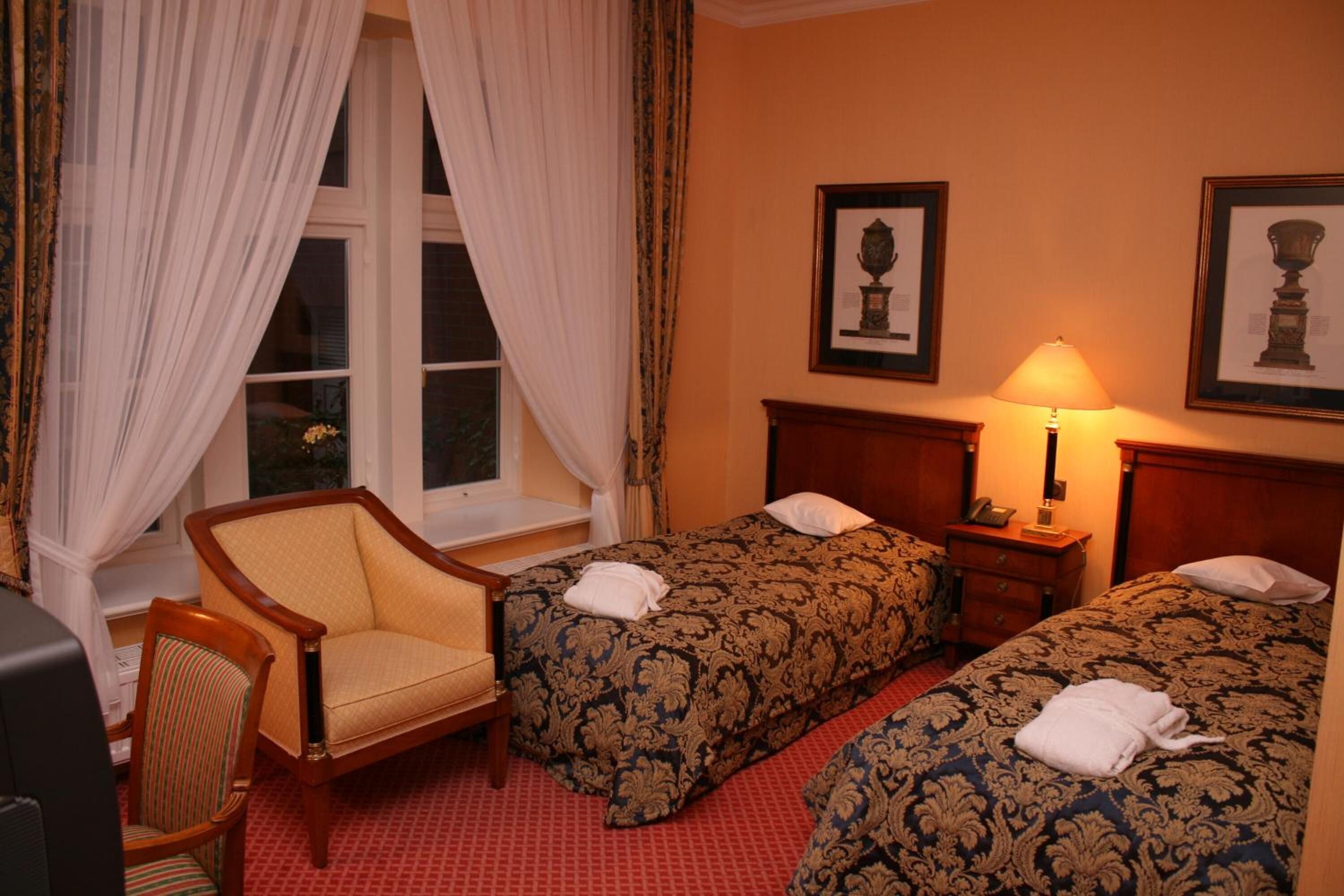 minibar, in-room safe, desk, free wifi