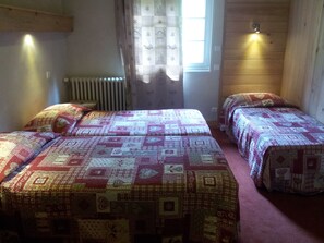 Triple Room | Free WiFi - Les Bernards (Praz-sur-Arly)