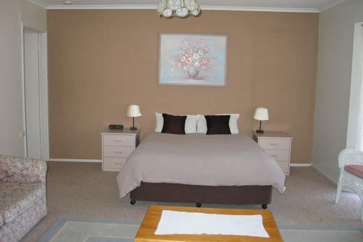 In-room safe, desk, soundproofing, iron/ironing board