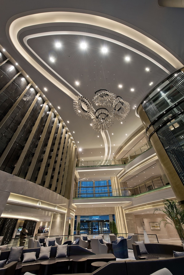 Wine bar, garden views, open daily - Pullman Shanghai Xuhui (Shanghai)