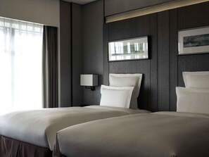 Minibar, in-room safe, desk, laptop workspace