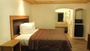 Bureau, rideaux occultants, fer et planche Ă  repasser, Wi-Fi gratuit