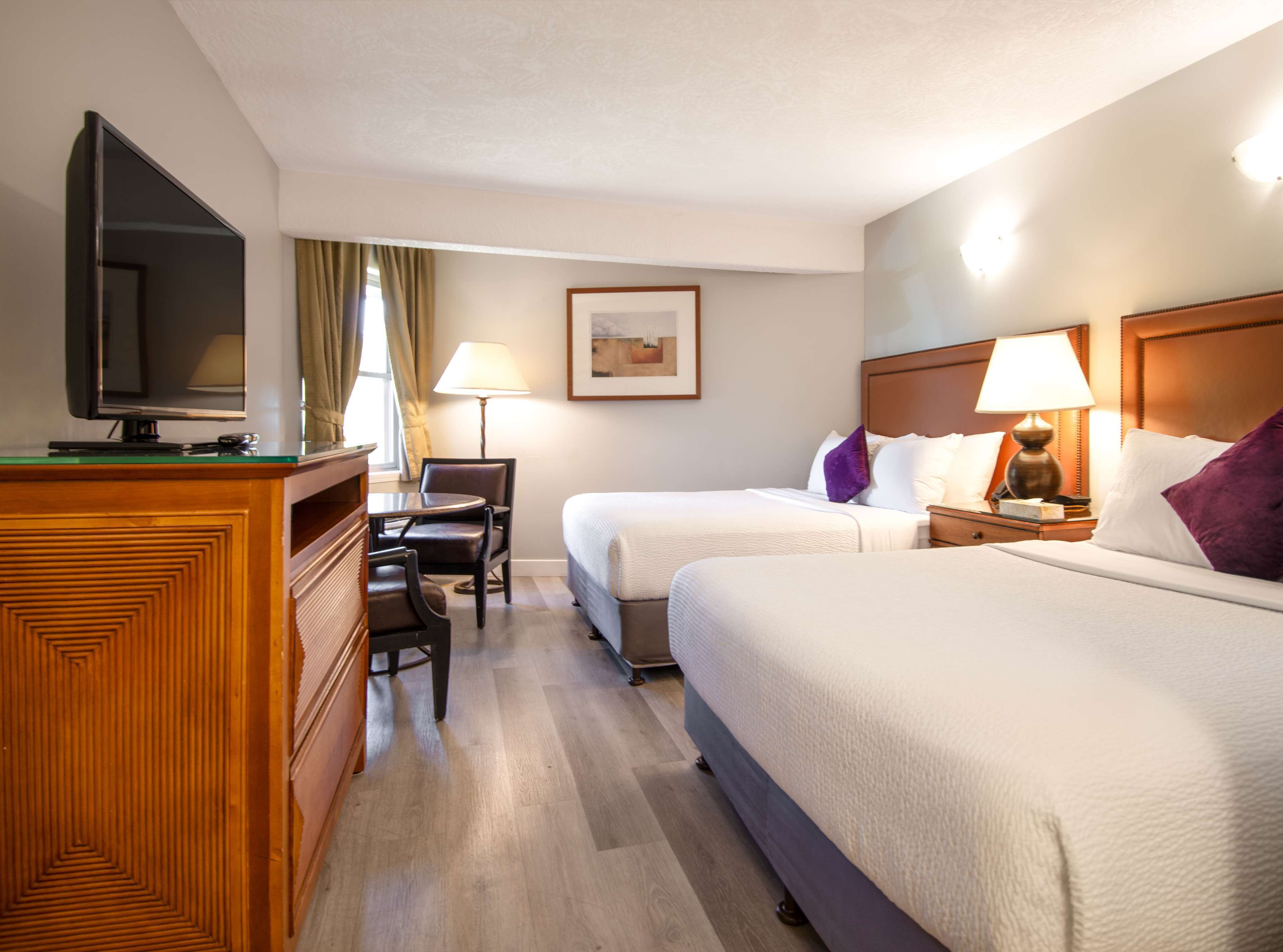 Deluxe Double Room (Coast Two Queens with Kitchenette)