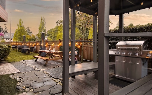 Coast Parksville Hotel